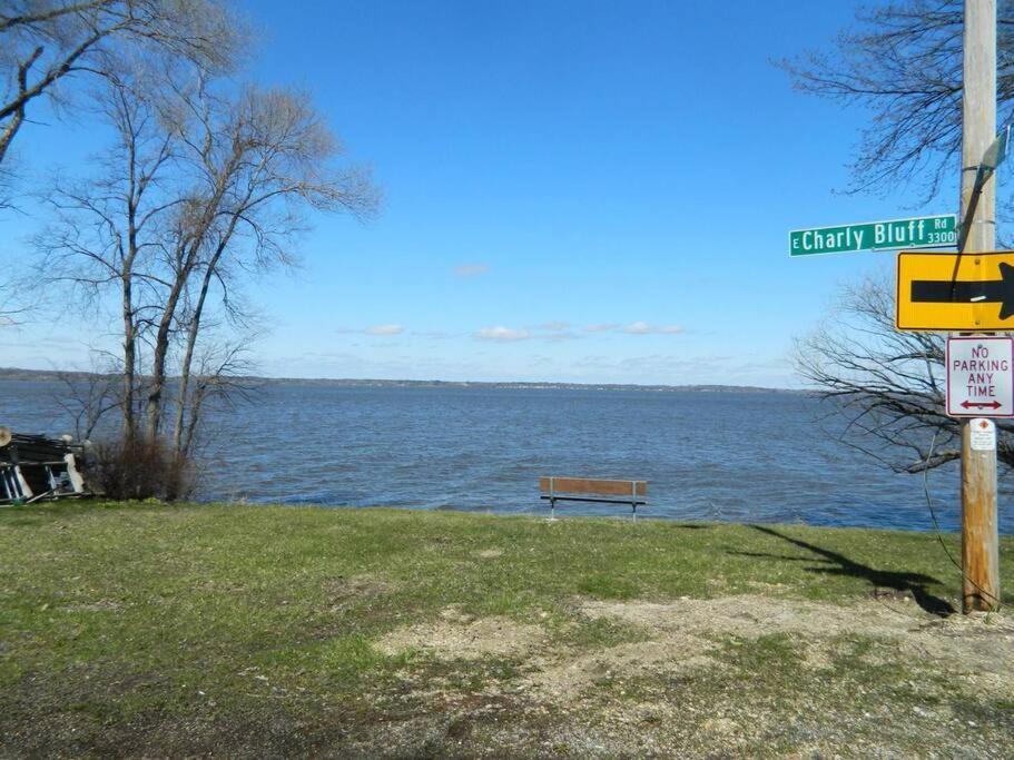 Overlook Too! At Lake Koshkonong Villa Milton Exterior photo